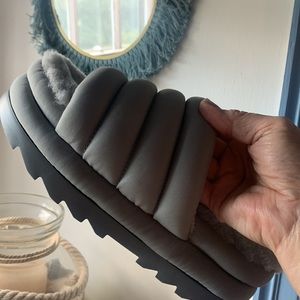 UGG treadlites New never worn